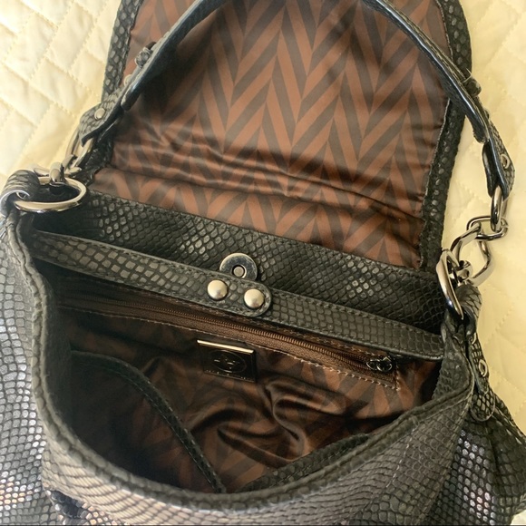 Adrienne Vittadini edinburgh hobo bag Black - Picture 7 of 11